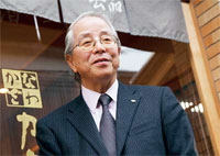 蚊谷社長