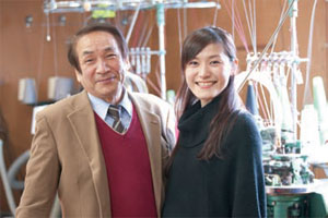 飯田社長(左)と営業担当の飯田さん