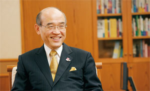 (公財)石川県産業創出支援機構　理事長　谷本正憲