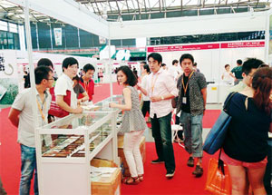 海外での展示会の様子　写真