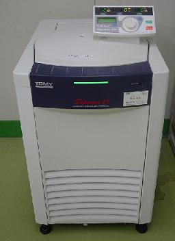 高速冷却遠心機外観