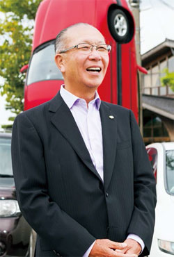 近藤典彦社長の写真