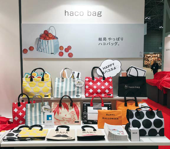 ギフト・ショーに出展した際の商品ディスプレイの写真