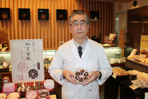 越山商店　徳山社長
