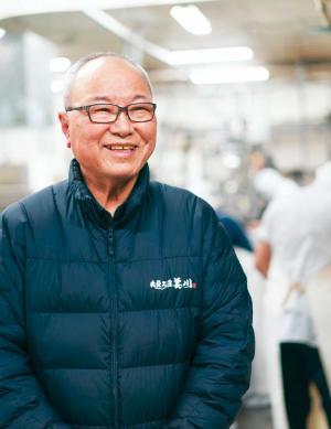 宮竹栄治社長の写真。おからを廃棄せず、肥料や飼料として2次利用してもらうため、乾燥機の普及に意欲を燃やす。