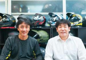 片岡匡史社長と金沢工業大の附木貴行講師の写真