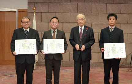 いしかわ企業研究者表彰優秀賞受賞時の写真。