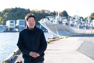 開発・製造を担当する浅井英輝さんの写真。浅井和平社長の長男。