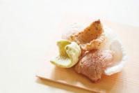 電子レンジで加熱して２倍ほどに膨らんだかきもちの写真。