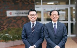 梅田礼二社長と梅田智史副社長の写真