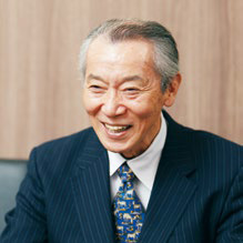 堀初治社長の写真