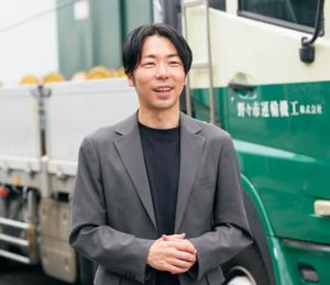 吉田章社長の写真。