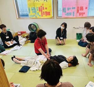 ワークショップでの演習風景の写真。