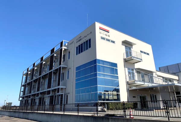 いしかわ大学連携インキュベータ　建物外観写真