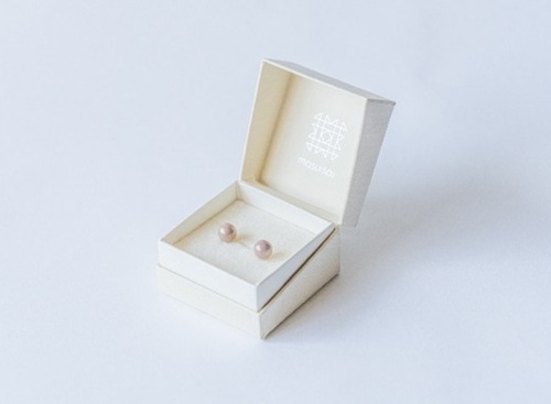 Nuance ゴールド ピアス パッケージ