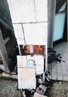 被災直後の店の外