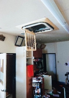 被災直後の店内