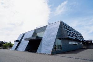 10年前に新築した吉光組の本社外観写真