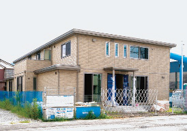 建設中の自宅兼工房の写真。